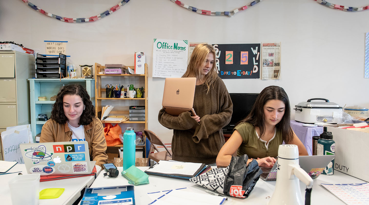 Occidental College students working in a campaign office in Allentown, PA as part of Campaign Semester