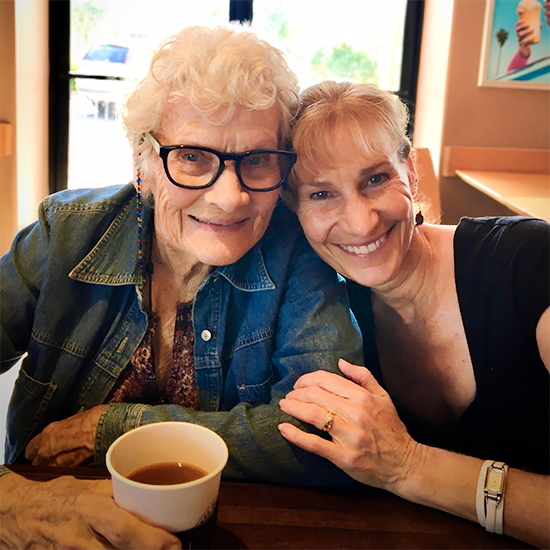 Carole MacNeil ’84 with her mom, Eleanor, in 2019.