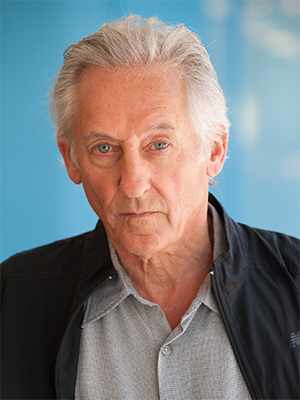 Ed Ruscha hedshot with black blazer