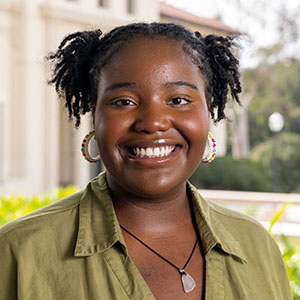 Occidental College student and Obama Scholar Chioma Kalu headshot