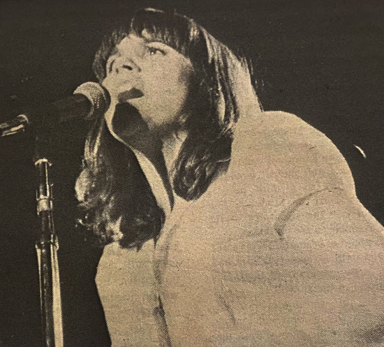 Linda Ronstadt performs in Thorne Hall in January 1975.