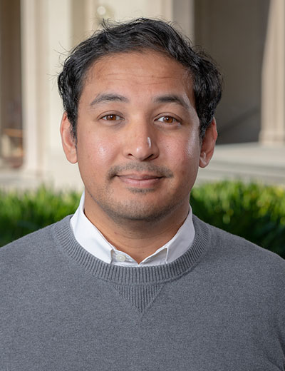 Occidental College professor Vikram Shende headshot