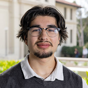 Occidental College student and Obama Scholar Julian Villa headshot