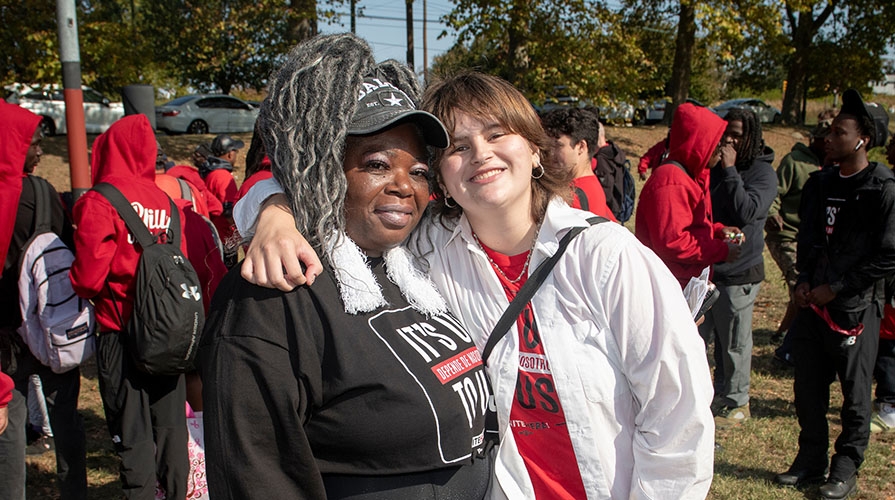 Occidental College student poses with campaign volunteer during Campaign Semester program