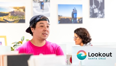 Journalist Max Chun '19 in the offices of Lookout Santa Cruz.