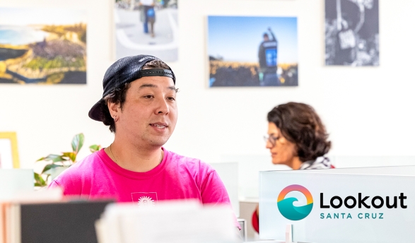 Journalist Max Chun '19 in the offices of Lookout Santa Cruz.