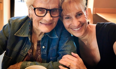 Carole MacNeil ’84 with her mom, Eleanor, in 2019.